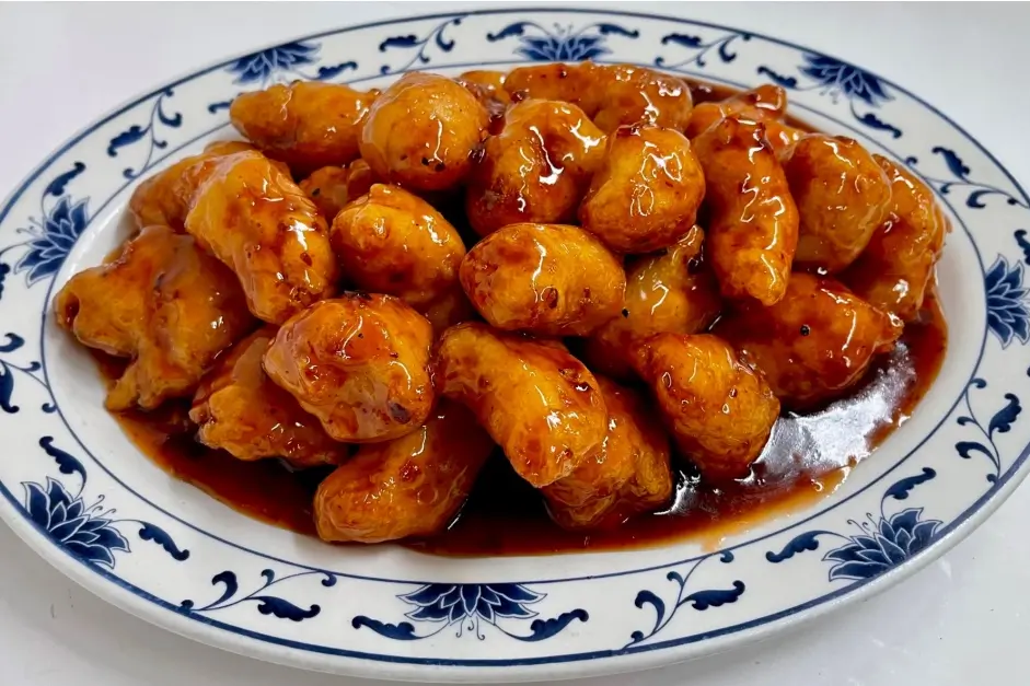 Sweet And Sour Chicken - Crispy chicken in tangy sweet - n - sour glaze at Lucky Star Chinese Restaurant in North Bend
