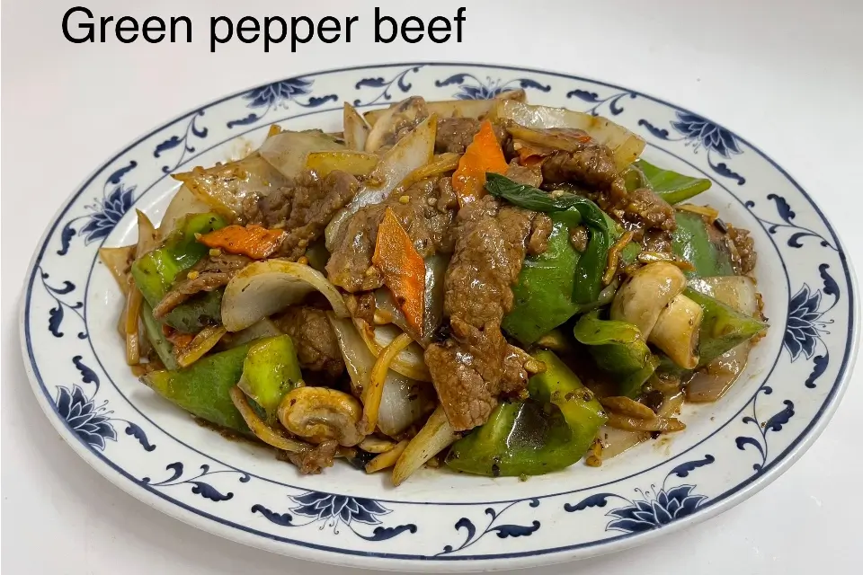 Green Pepper Beef - Tender beef stir - fried with green peppers & veggies at Lucky Star Chinese Restaurant in North Bend